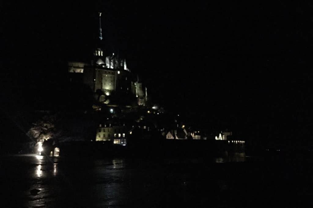 Au Mont Pour Deux Appartement Pontorson Buitenkant foto